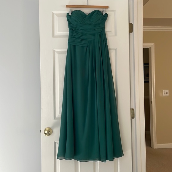 Bari Jay Dresses & Skirts - Bari Jay formal Dress. Size 6 altered.
